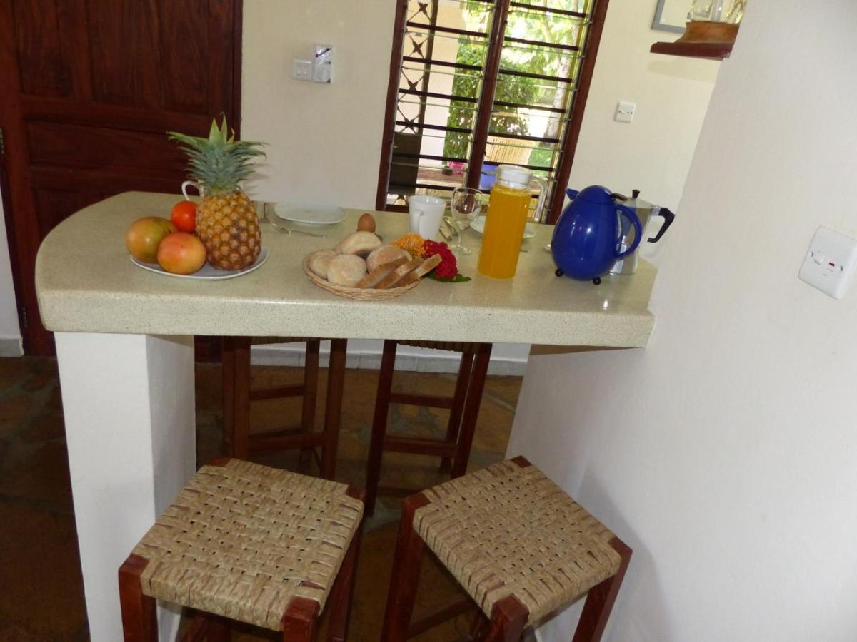 Safina Cottages Diani Beach Esterno foto