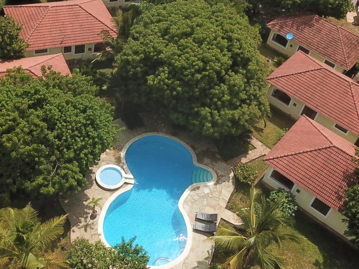Safina Cottages Diani Beach Esterno foto