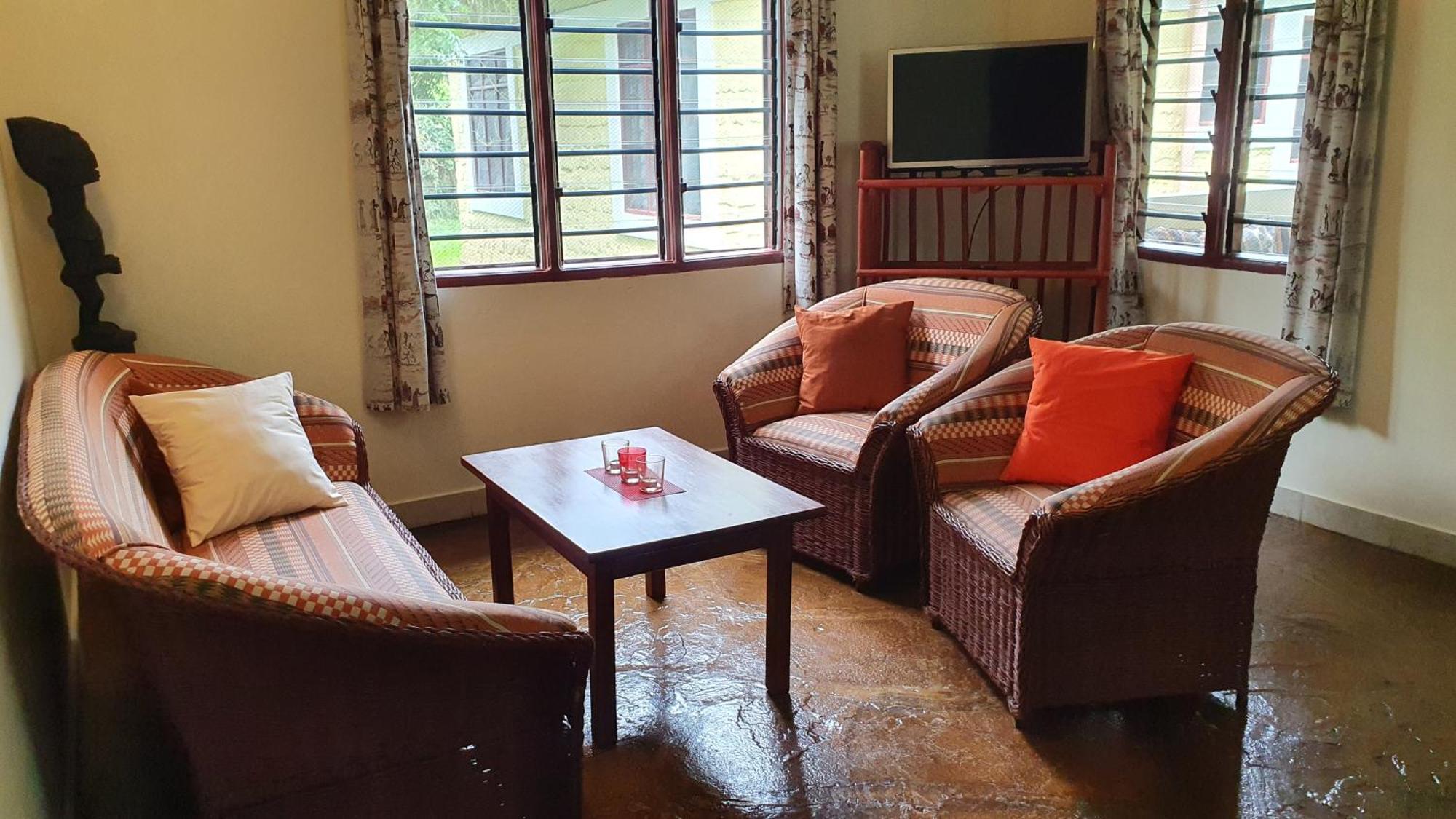 Safina Cottages Diani Beach Esterno foto